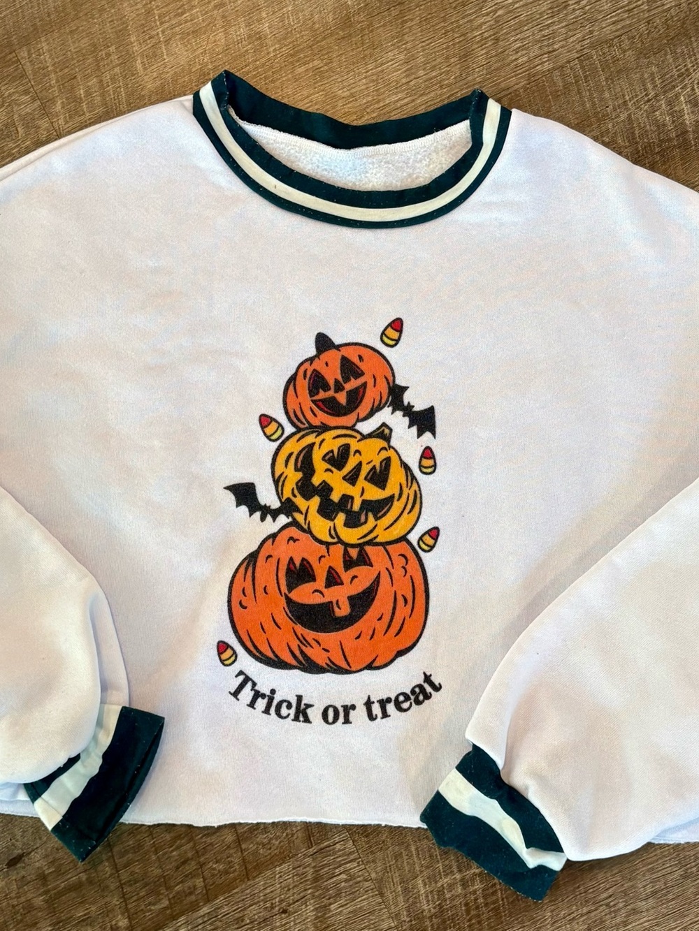 White Halloween Graphic Sweatshirt with Pumpkin Stack cropped sweatshirt 22 x 17